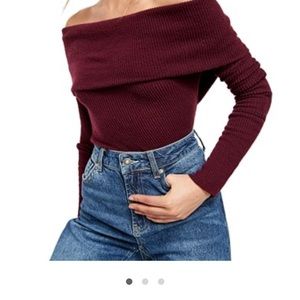 Snowbunny Off the Shoulder Tee
FREE PEOPLE